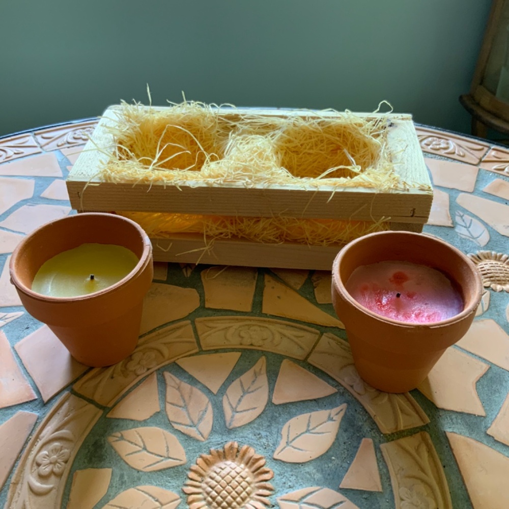 Garden Essence Aroma Therapy Candle Set in Mini Crate - Picture 8 of 9
